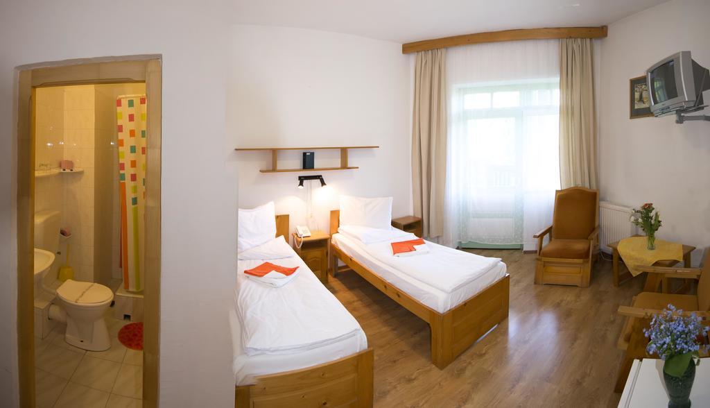 Hostel Teleki Совата Екстериор снимка