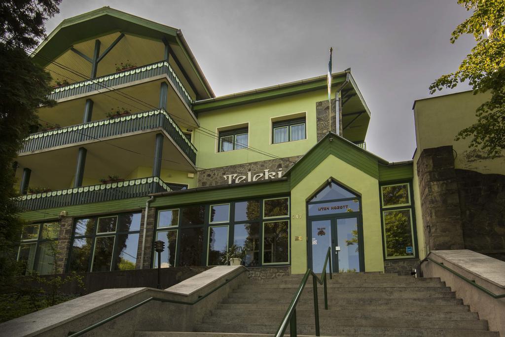 Hostel Teleki Совата Екстериор снимка