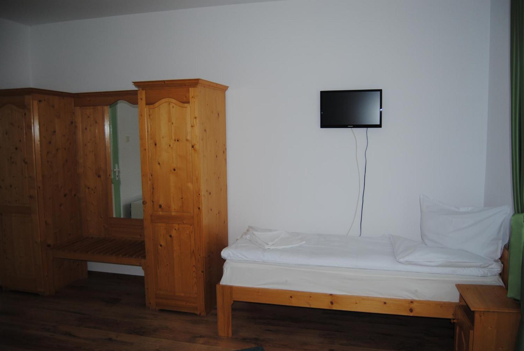 Hostel Teleki Совата Екстериор снимка